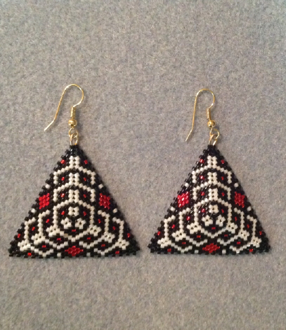 Triangle Peyote 0024 red white black geo.jpg